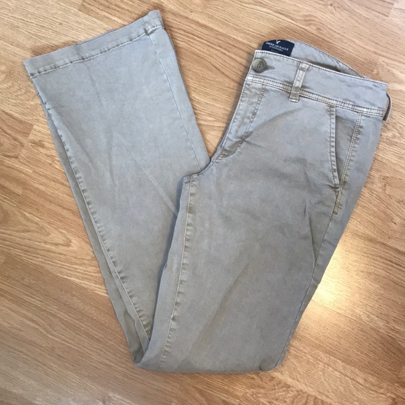 American Eagle Outfitters Pants - AE Khaki Pants